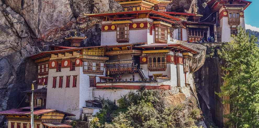 The Land of Thunder Dragon Bhutan Tour Package